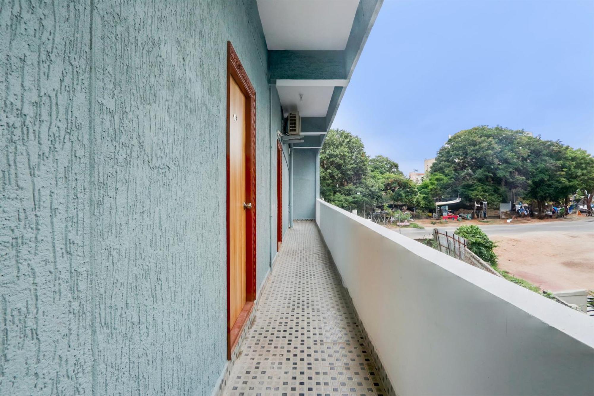 Hotel O Living Tree In Hyderabad Exterior photo