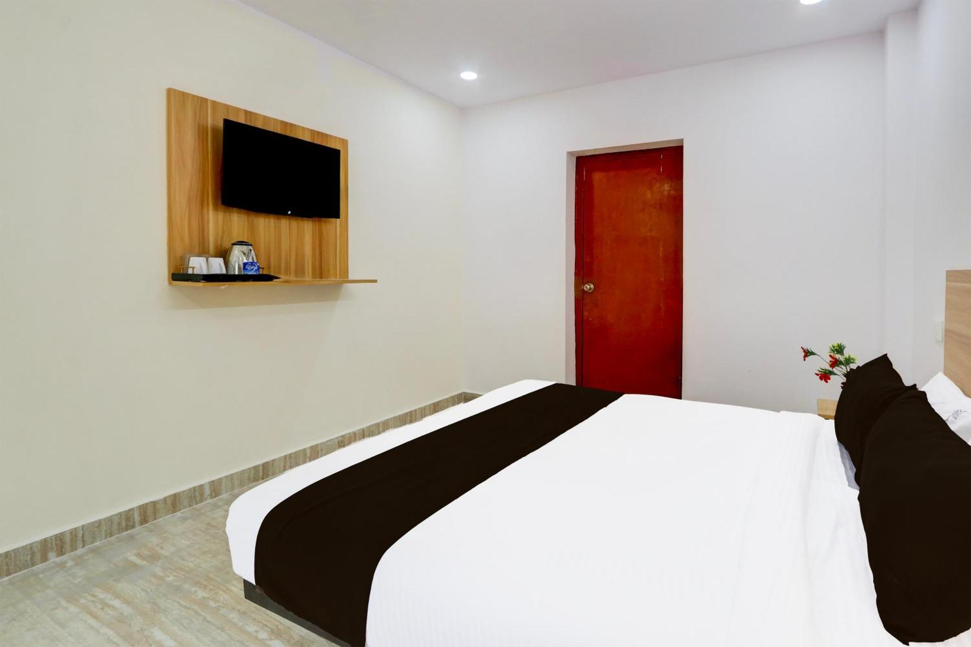 Hotel O Living Tree In Hyderabad Exterior photo
