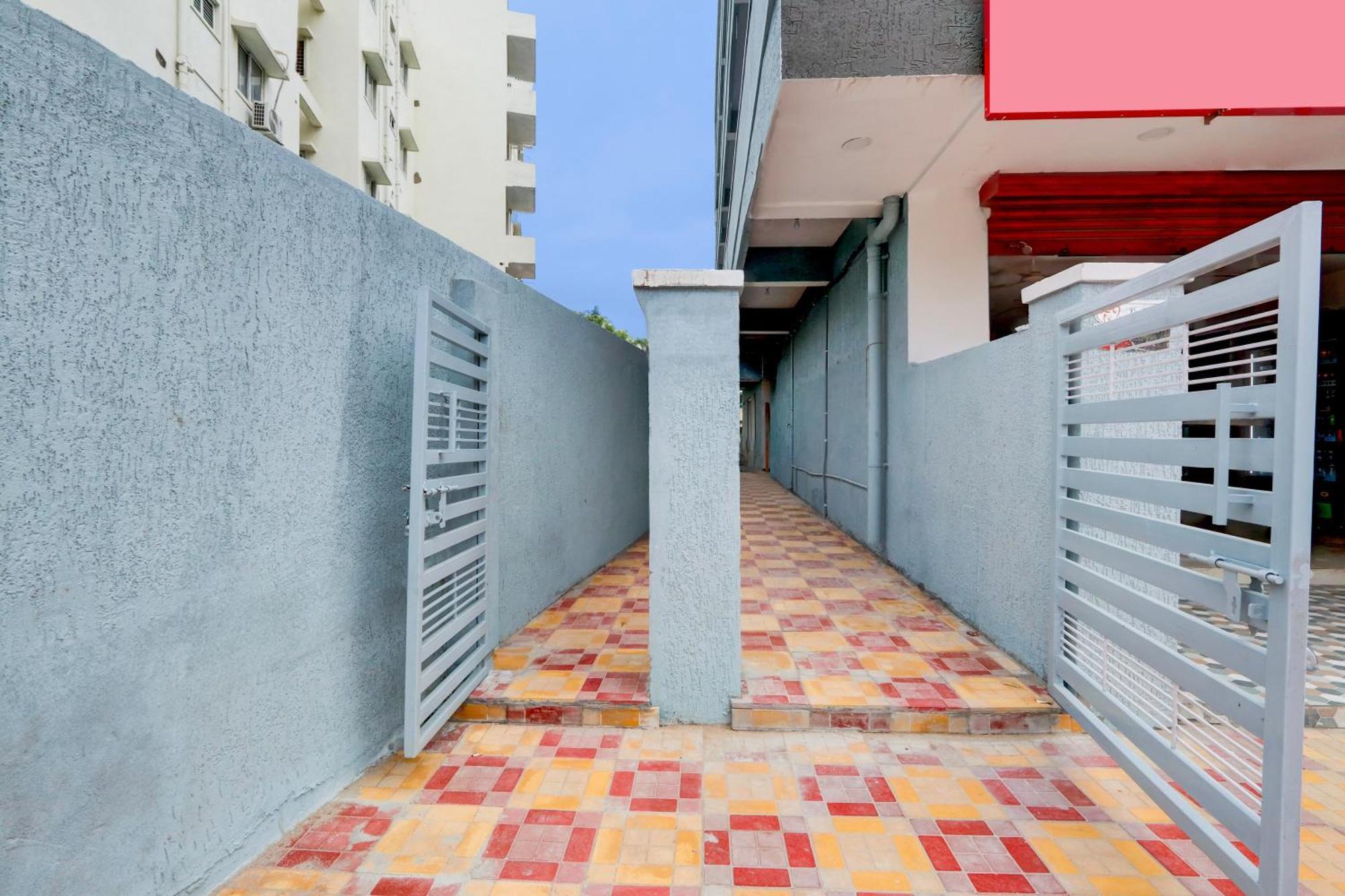 Hotel O Living Tree In Hyderabad Exterior photo
